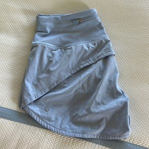 Lululemon shorts size 6